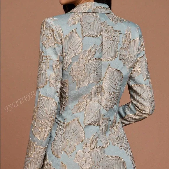 Chic Women's Blue and Cream Colored Pantsuit. Quite beautiful raised baroque. - Picture 7 of 14